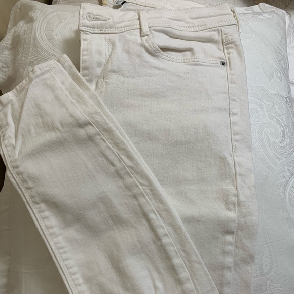 White distressed Zara jeans - Picture 1 of 4